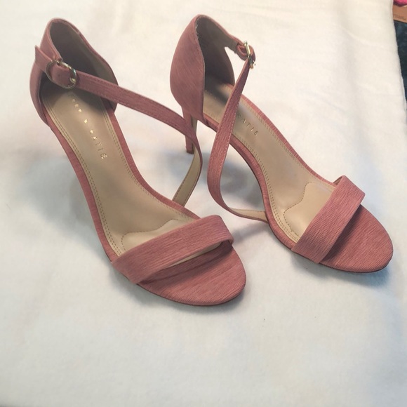 Heals - Picture 2 of 4